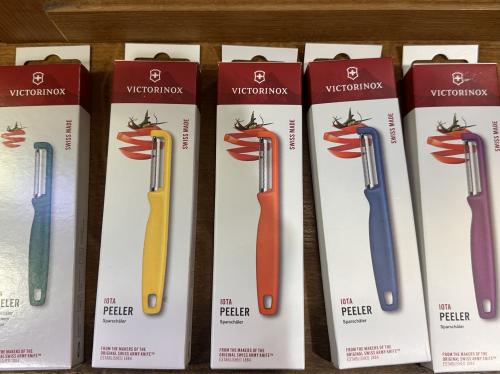 éplucheur victorinox iota
